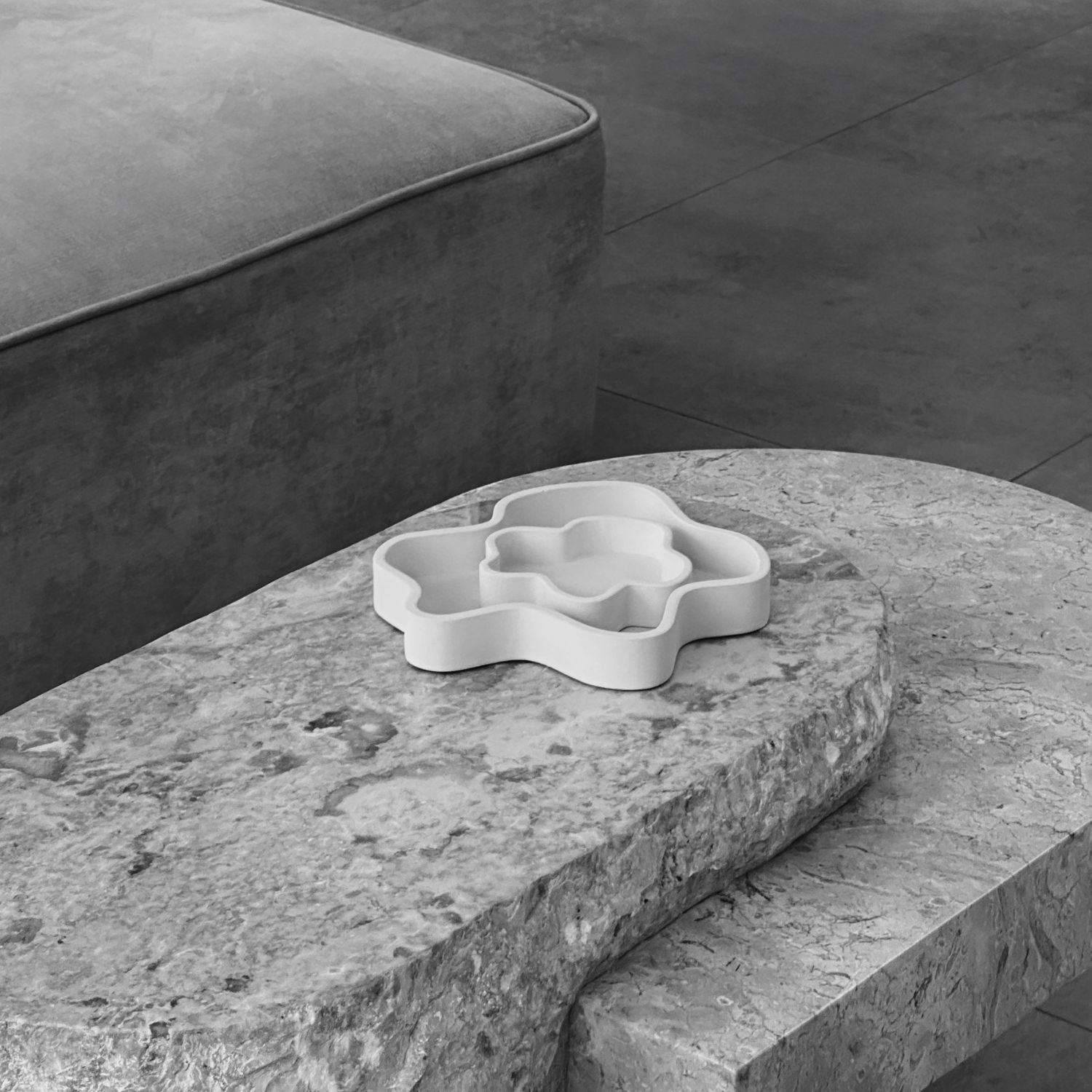 The Luelle Wavy Tray