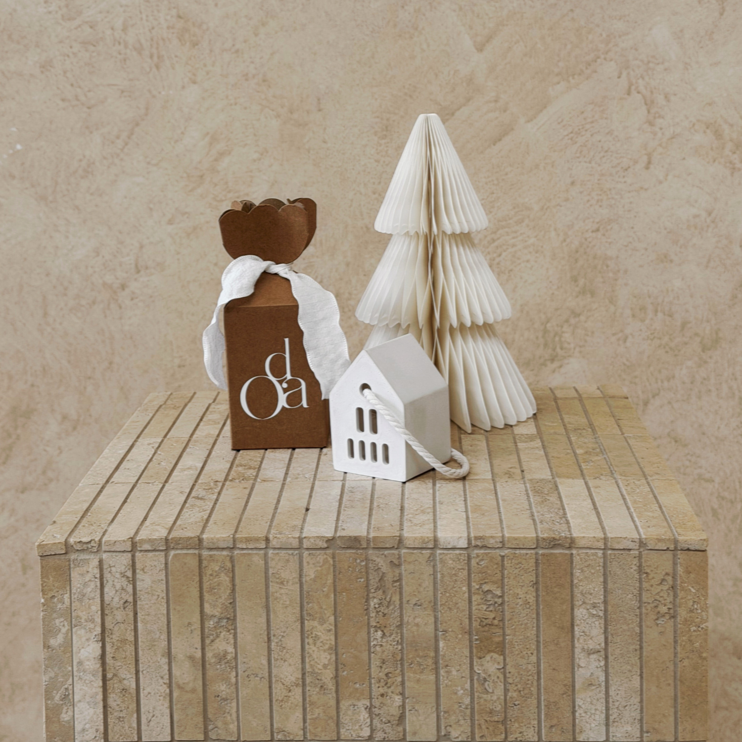 The Christmas Bon Bon - Maison Ornament